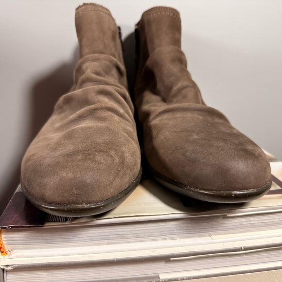 Rockport Brown Taupe Size 9.5M Women’s Ankle Suede Booties - Picture 9 of 15